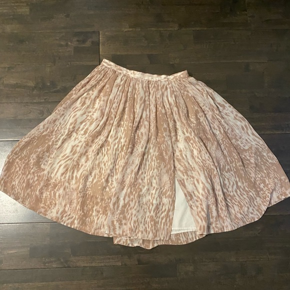 Club Monaco Dresses & Skirts - Club Monaco skirt size 6